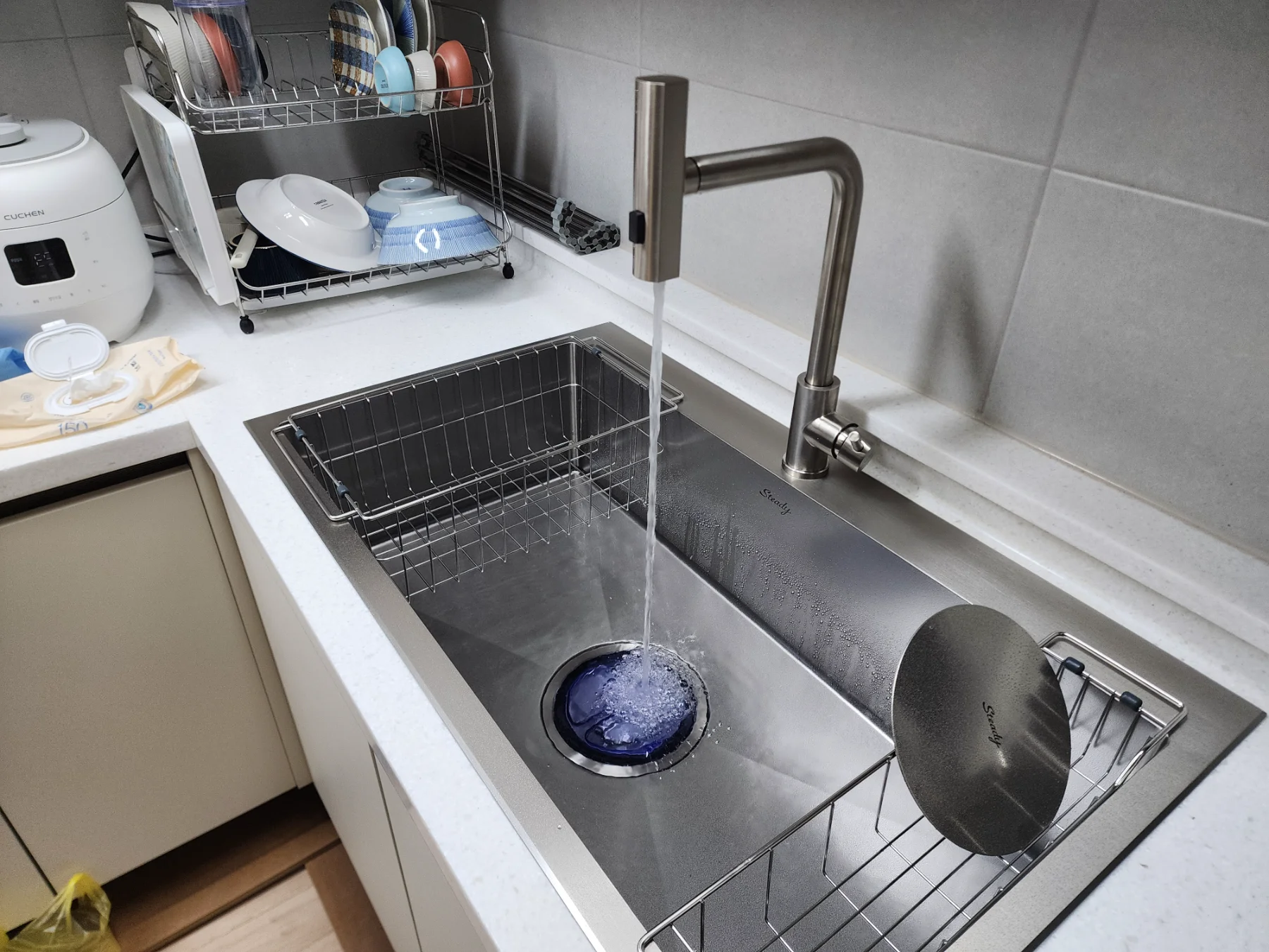 답답했던 주방, 더 넓고 깔끔하게